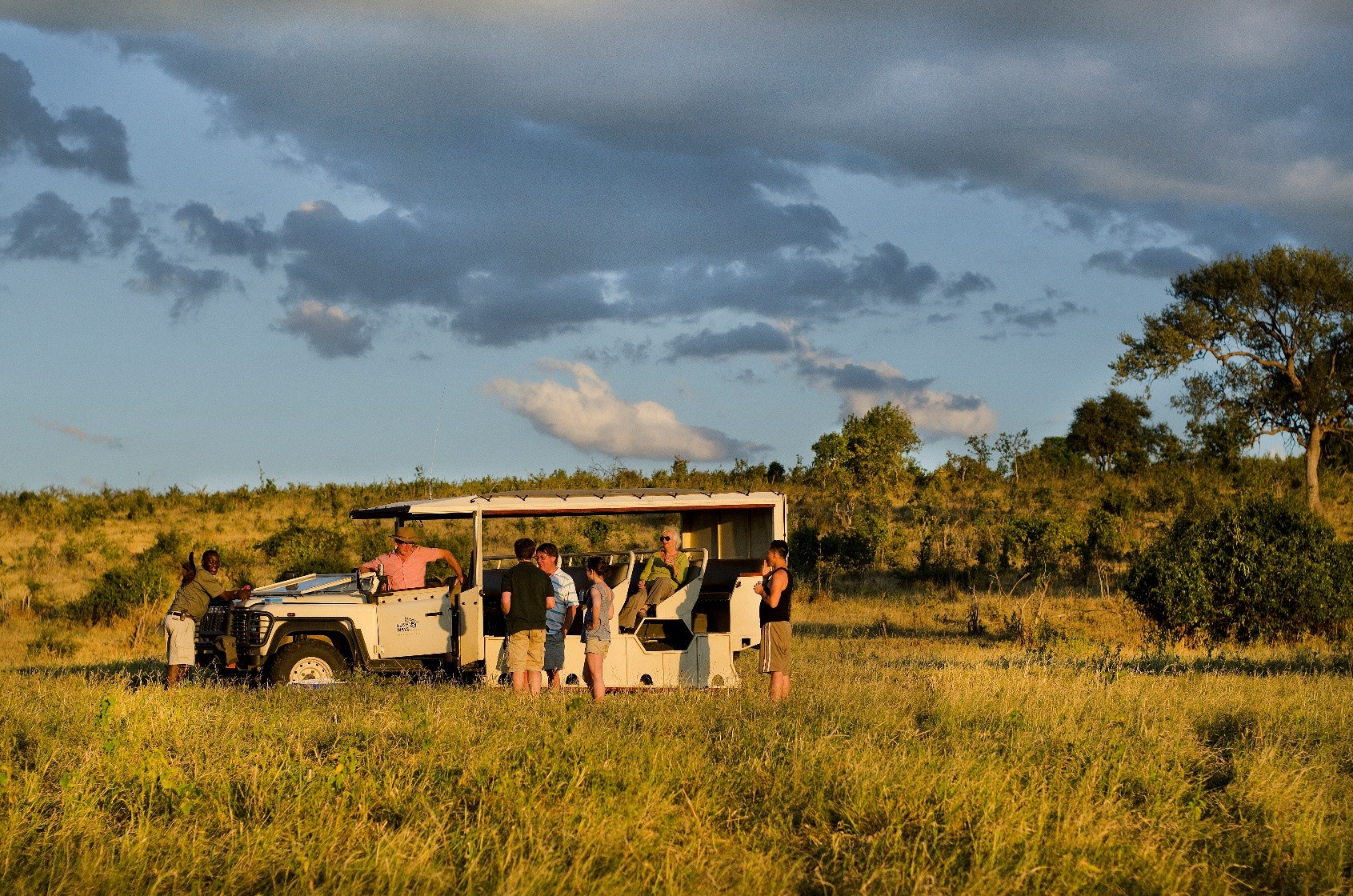 Safari Crowds and Exclusivity